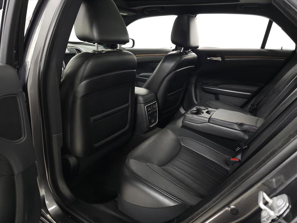 Used 2016 Chrysler 300 C Platinum w/ Safetytec Plus Group image 30