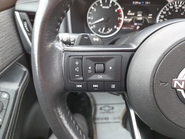 Used 2022 Nissan Rogue S image 46