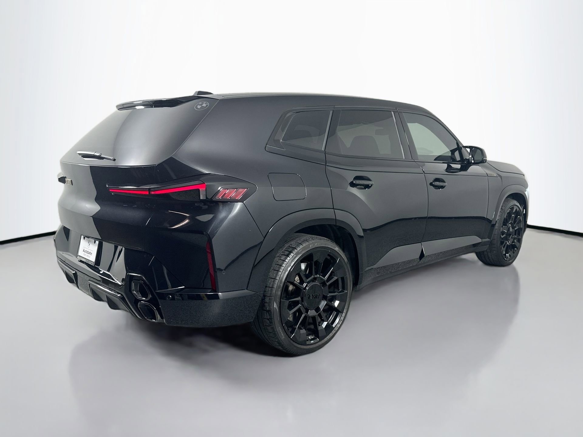 Used 2025 BMW XM image 6