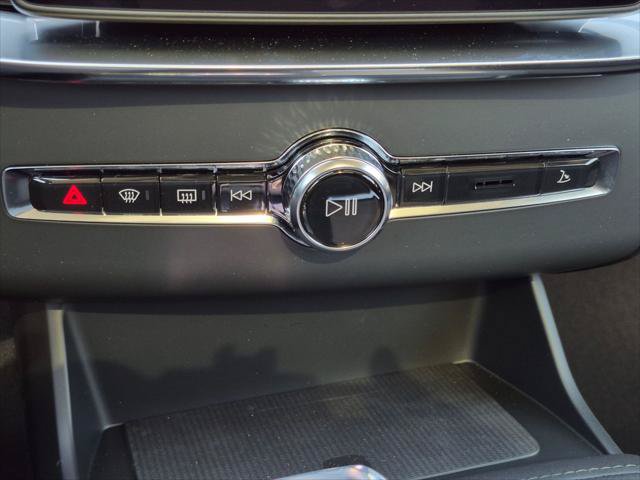 New 2026 Volvo XC90 B5 Core AWD/4WD image 9