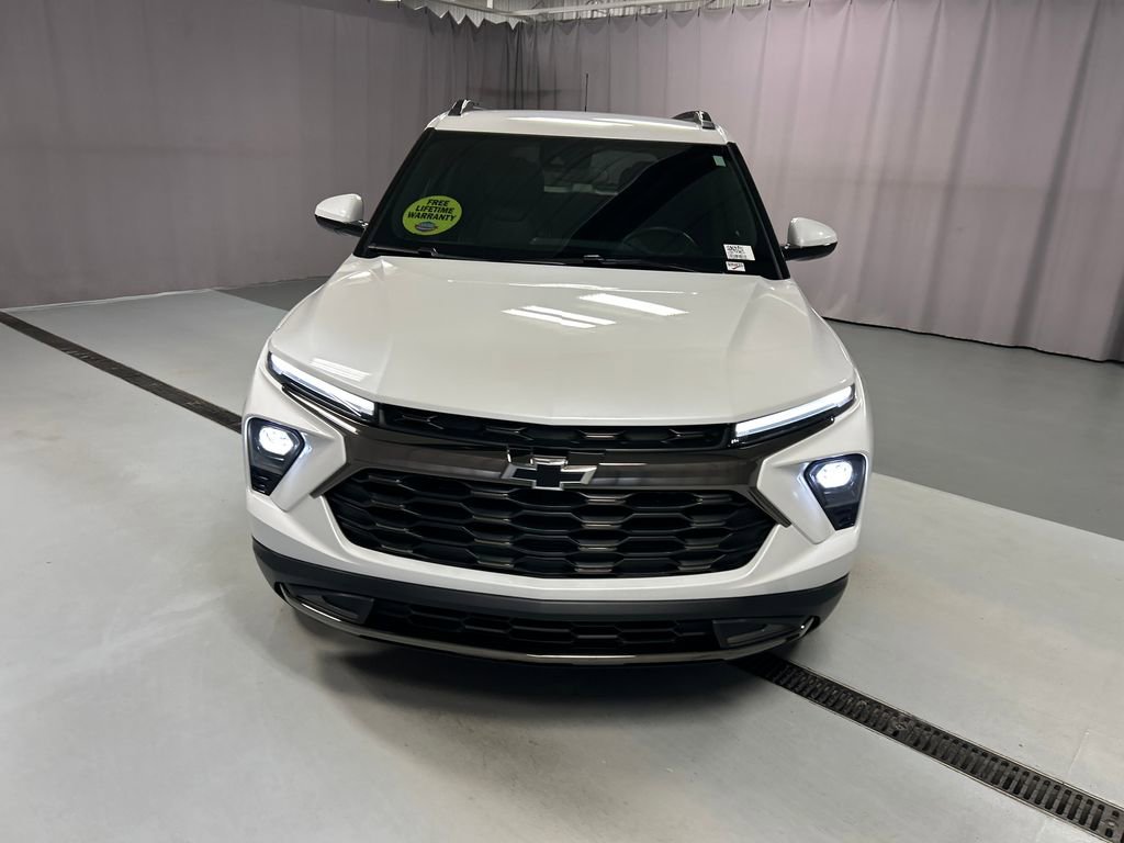 Used 2024 Chevrolet TrailBlazer ACTIV w/ Driver Confidence Package image 2