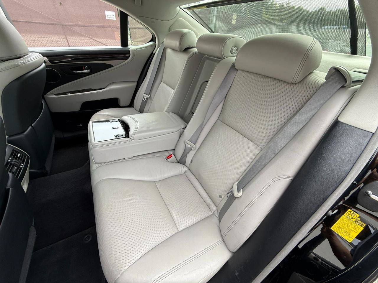 Used 2014 Lexus LS 460 AWD w/ Comfort Package image 30