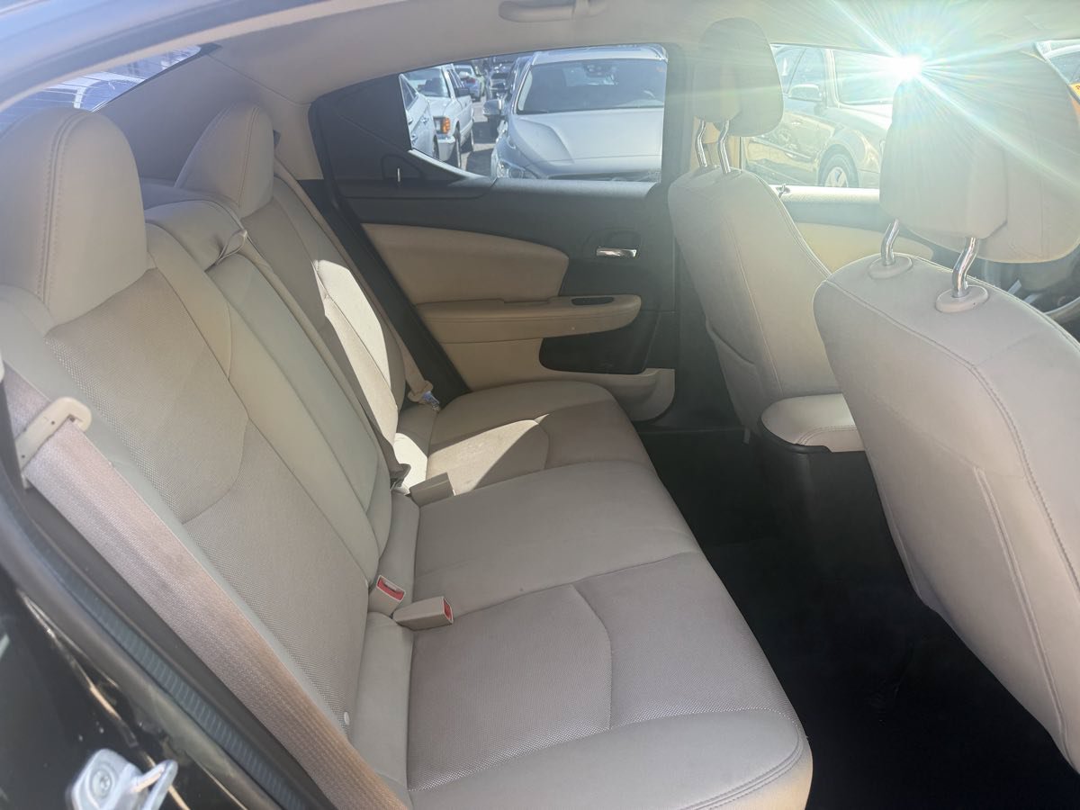 Used 2014 Dodge Avenger SE FWD image 9