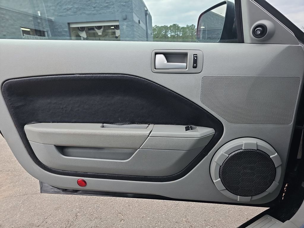 Used 2008 Ford Mustang GT Premium image 28