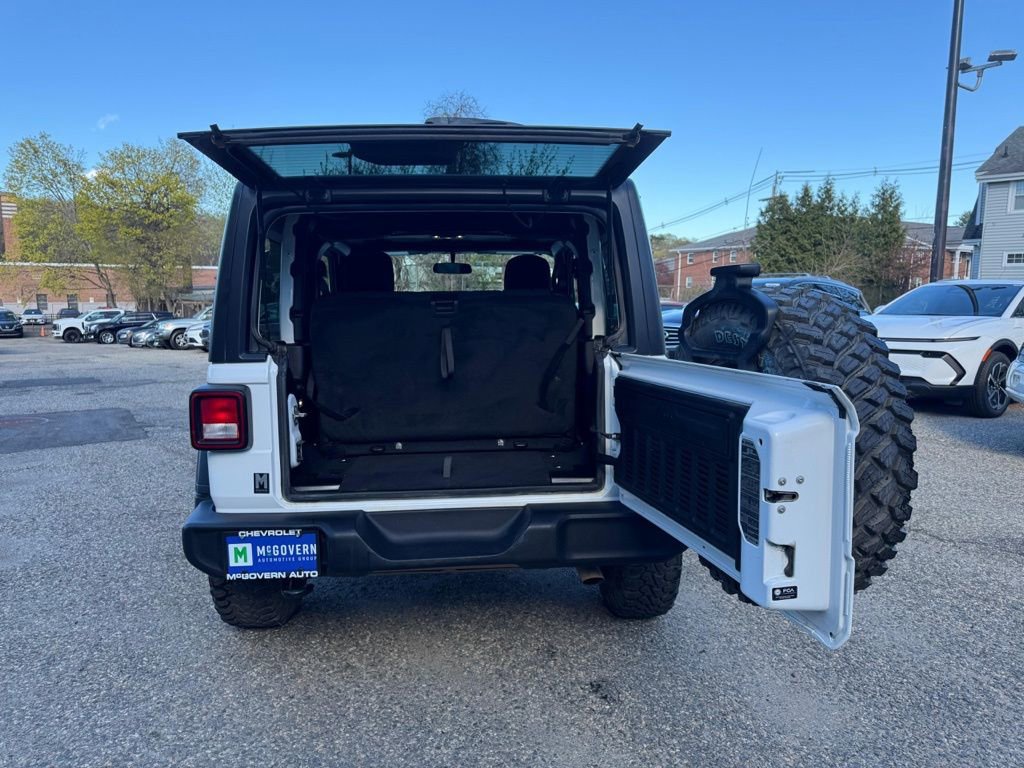Used 2022 Jeep Wrangler Willys AWD/4WD image 6