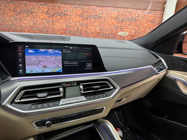 Used 2022 BMW X6 xDrive40i w/ M Sport Package image 17