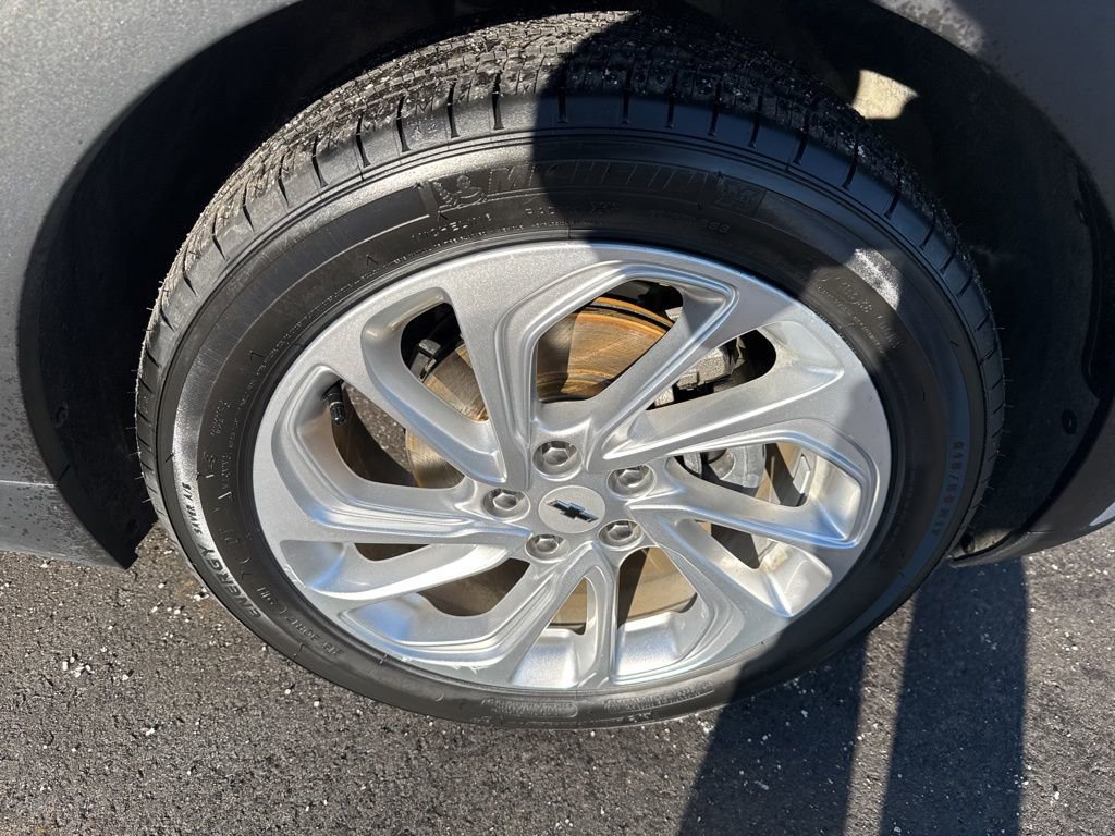 Used 2023 Chevrolet Bolt EUV LT image 13