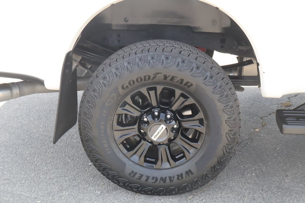 Used 2022 Ford F350 Platinum w/ Tremor Off-Road Package AWD/4WD image 11
