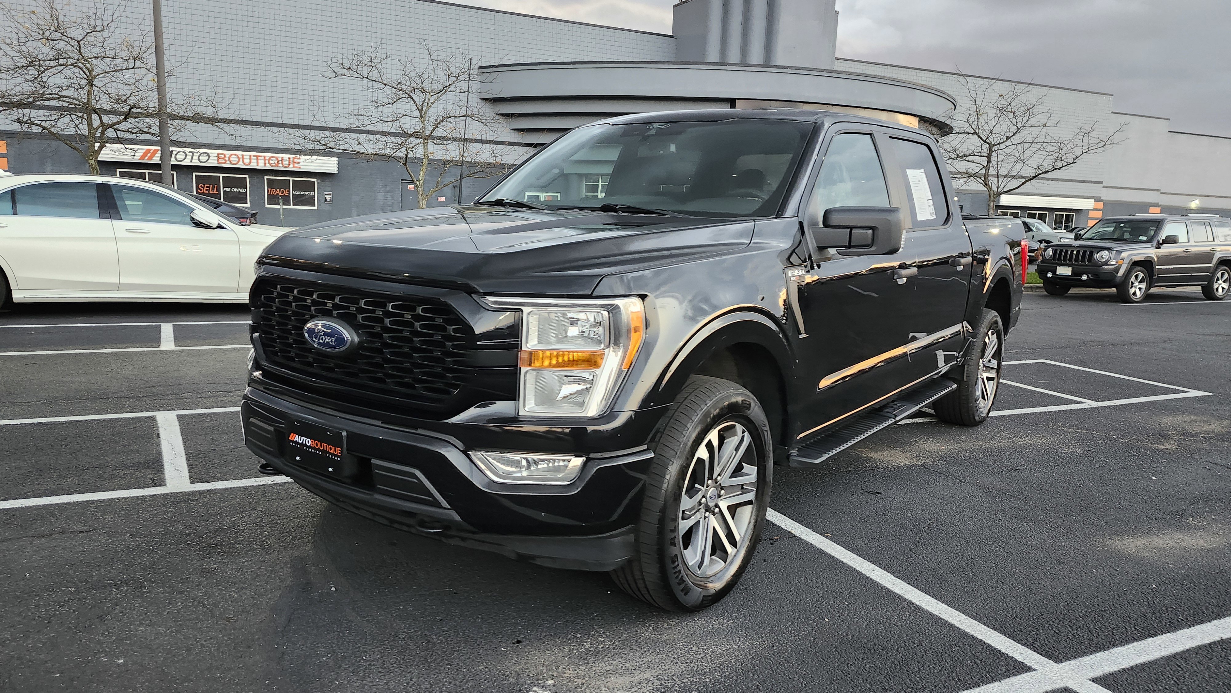 Used 2022 Ford F150 XL w/ STX Appearance Package image 5