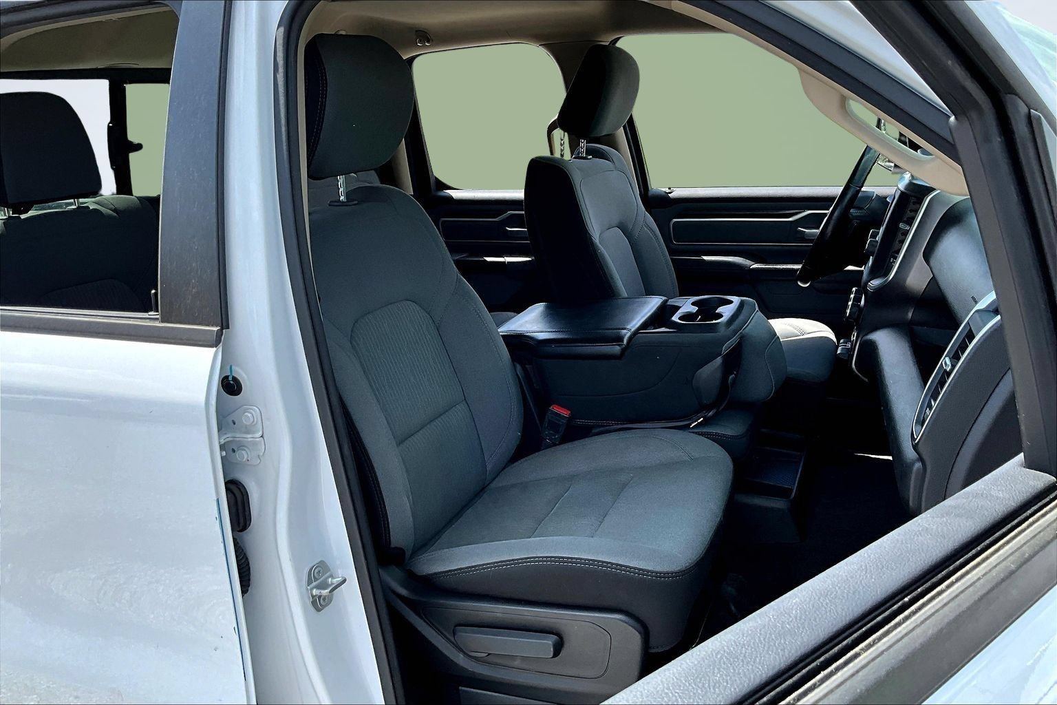 Used 2020 RAM 1500 Big Horn AWD/4WD image 30