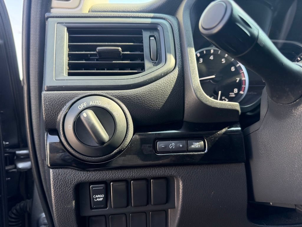 Used 2022 Nissan Titan SV RWD image 23