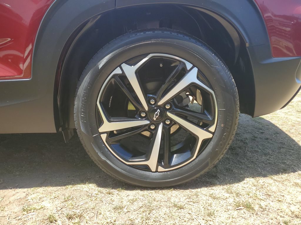Used 2023 Chevrolet TrailBlazer RS w/ Sun and Liftgate Package FWD image 6