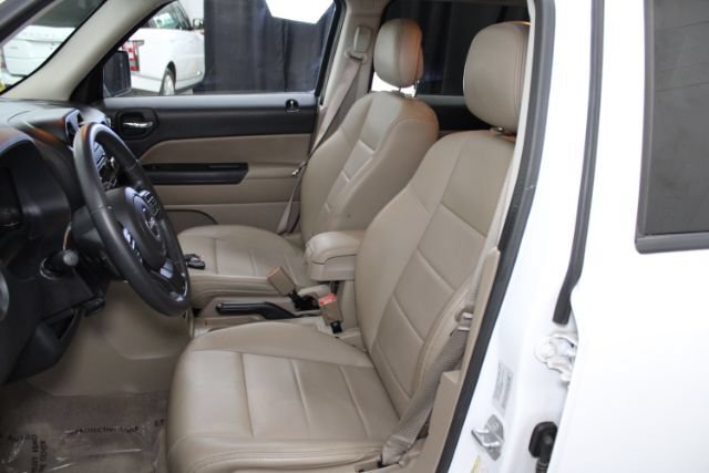 Used 2016 Jeep Patriot High Altitude FWD image 14