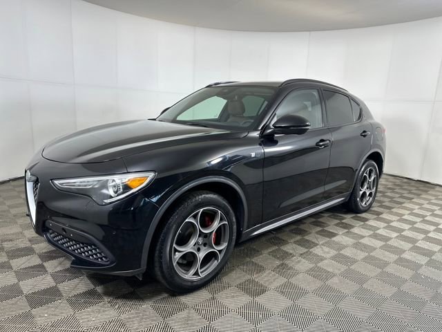Used 2022 Alfa Romeo Stelvio Ti image 7