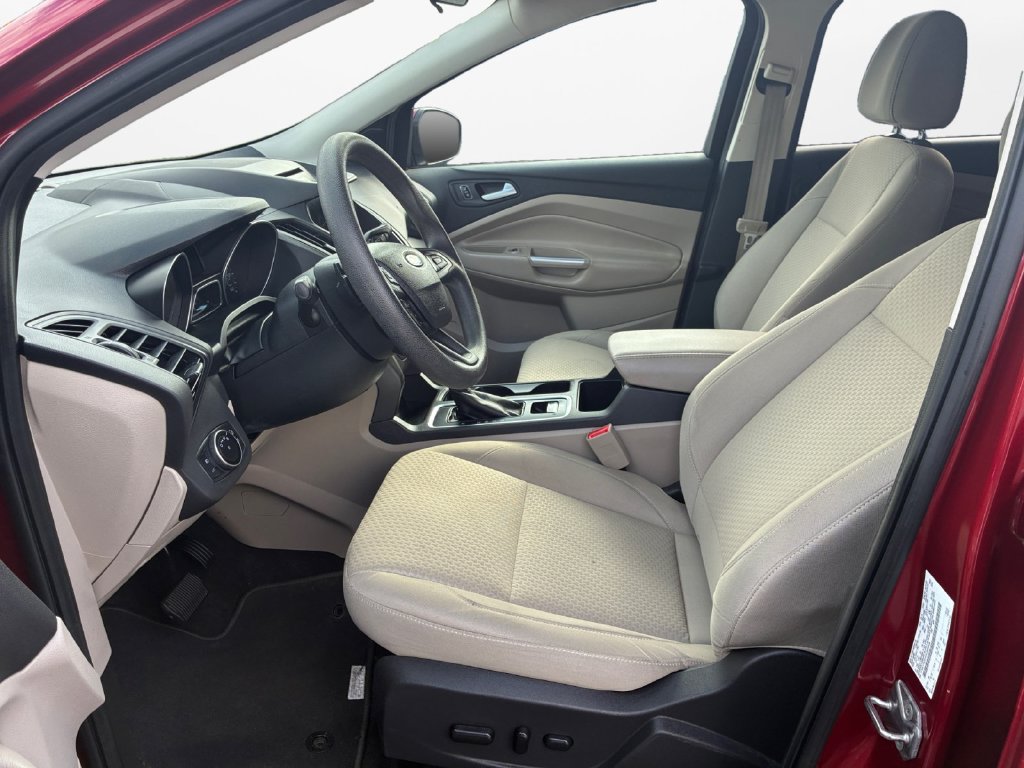 Used 2017 Ford Escape SE w/ Equipment Group 201A FWD image 18