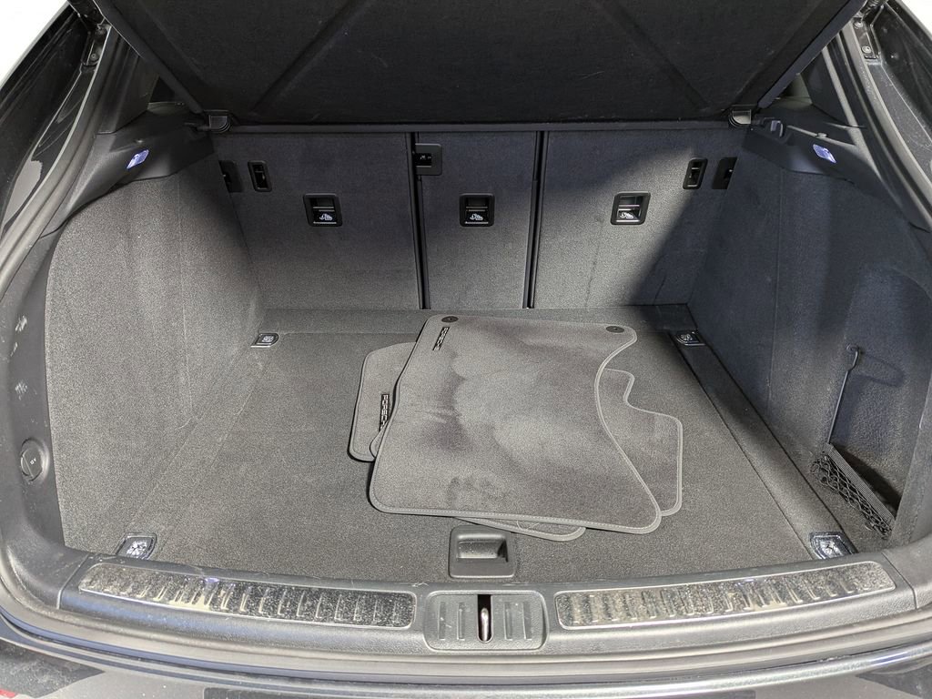 Used 2025 Porsche Macan AWD/4WD image 46
