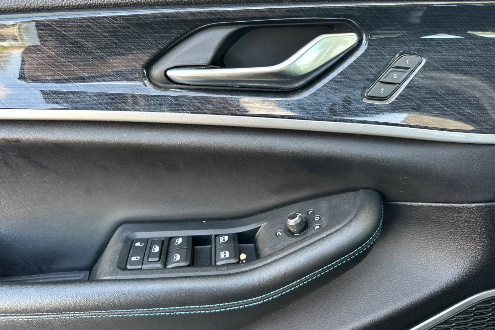 Used 2022 Jeep Grand Cherokee Trailhawk image 11