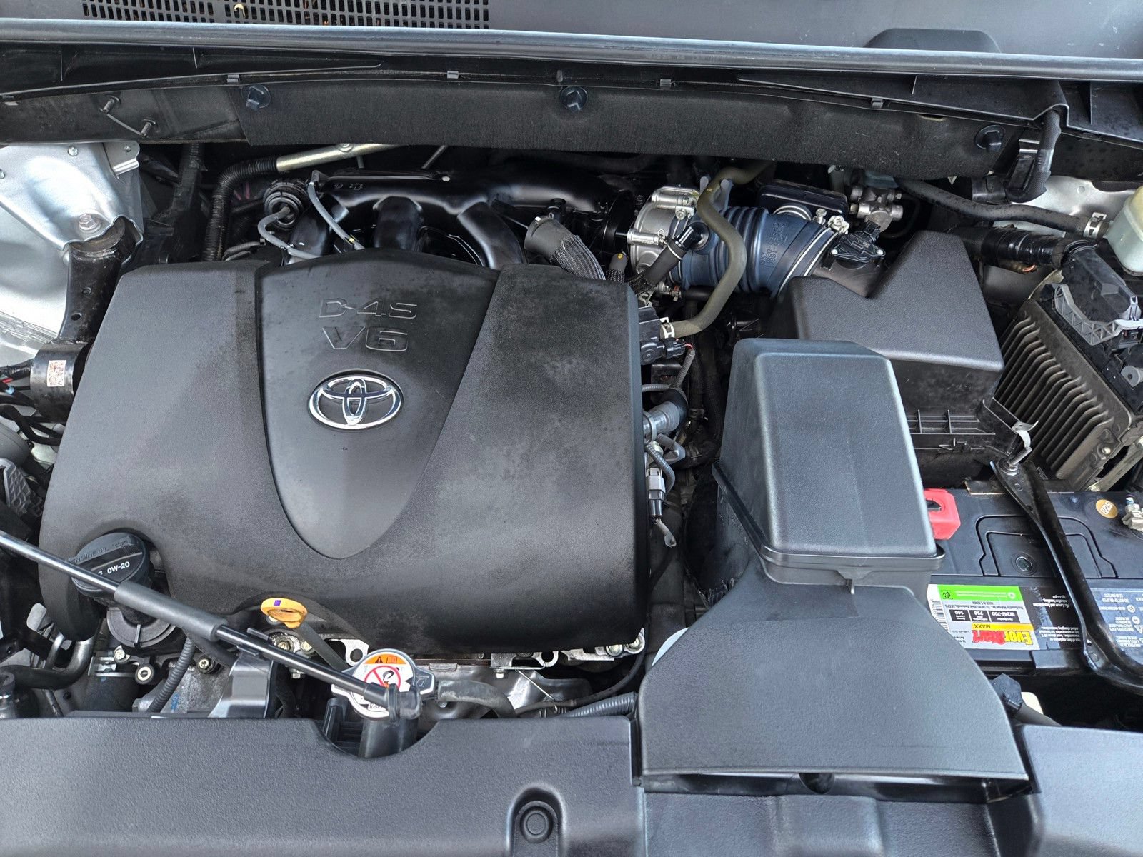 Certified 2018 Toyota Highlander LE w/ Carpet Mat Package (TMS) FWD image 24