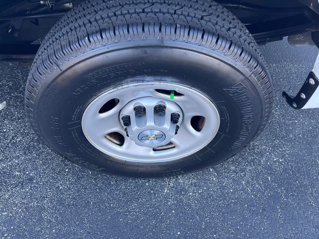 Used 2023 Chevrolet Express 2500 Extended image 19