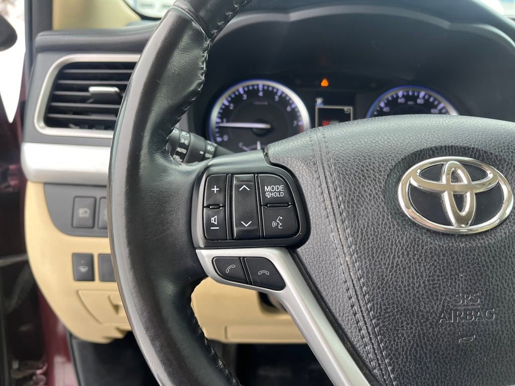 Used 2018 Toyota Highlander XLE AWD/4WD image 20