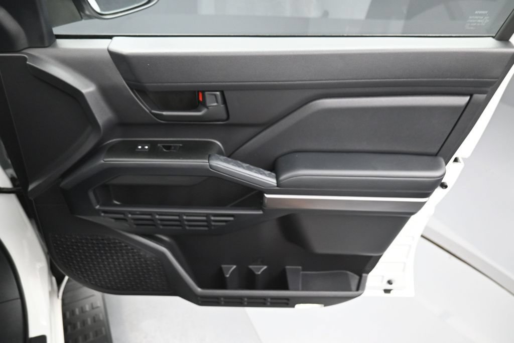 Certified 2025 Toyota 4Runner SR5 AWD/4WD image 32