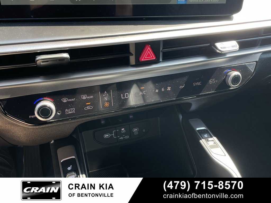 New 2025 Kia Sorento S image 18