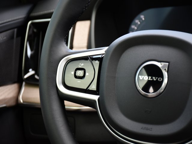 New 2026 Volvo XC90 B6 Plus w/ Protection Package Premier AWD/4WD image 22