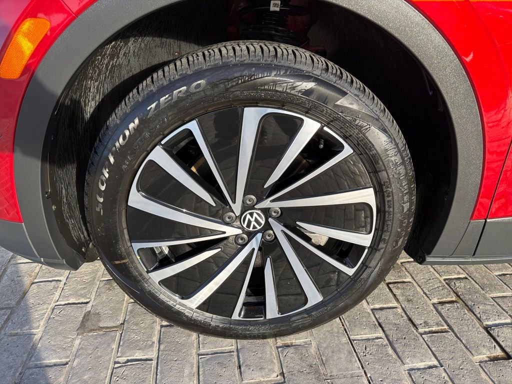 Used 2023 Volkswagen ID.4 Pro S Plus image 28