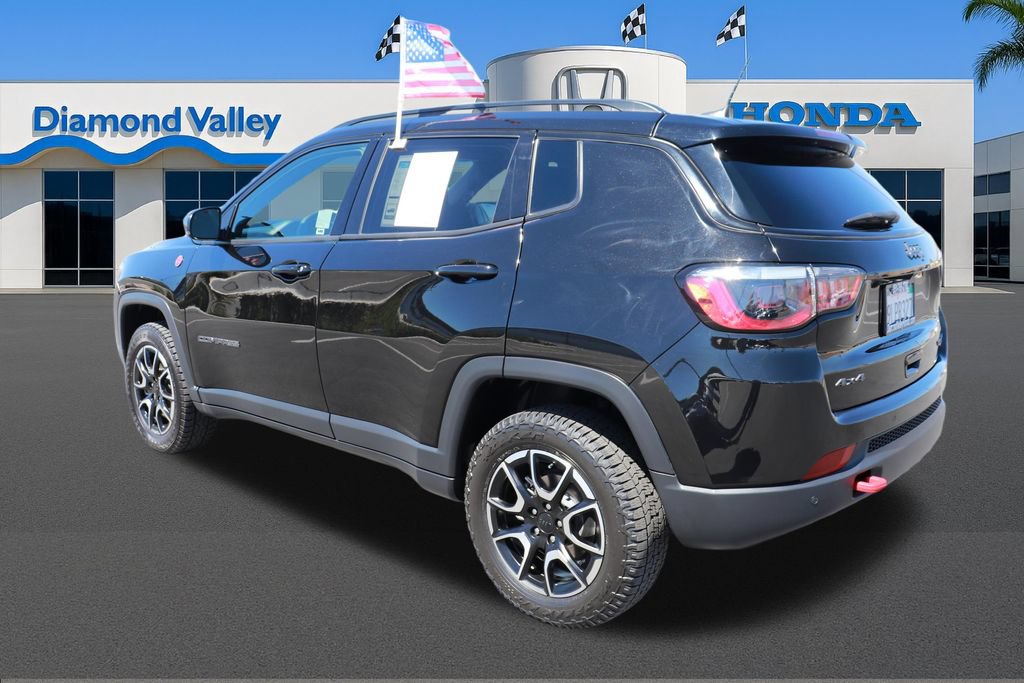 Used 2024 Jeep Compass Trailhawk AWD/4WD image 4