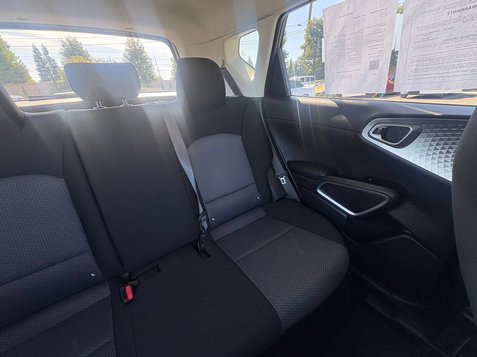 Used 2025 Kia Soul LX w/ LX Technology Package FWD image 35