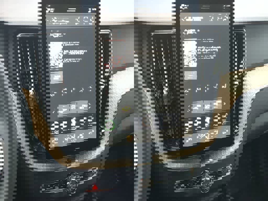 Used 2026 Volvo XC60 B5 Plus w/ Protection Package Premier image 26