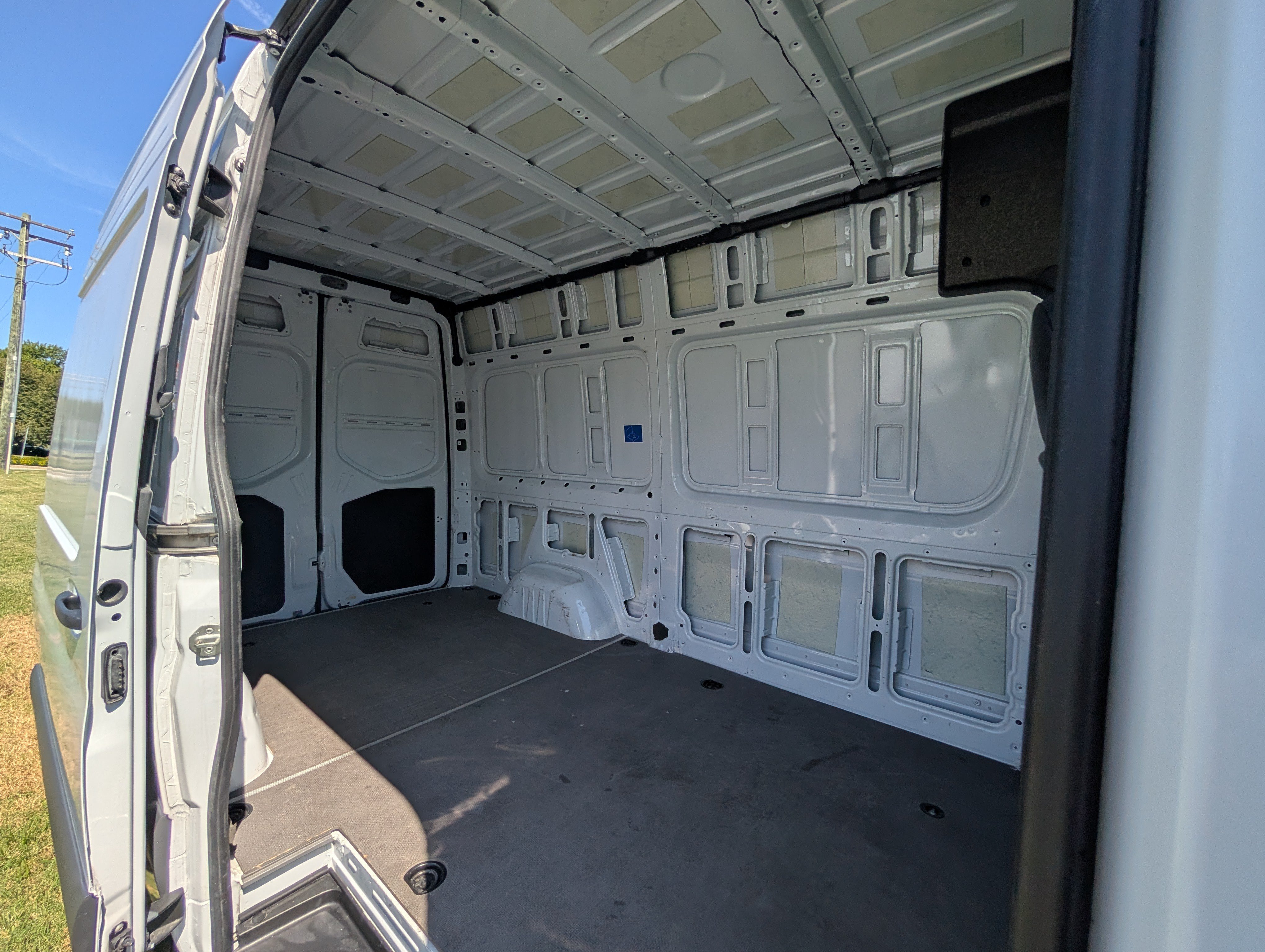 Used 2025 Mercedes-Benz Sprinter 2500 image 13