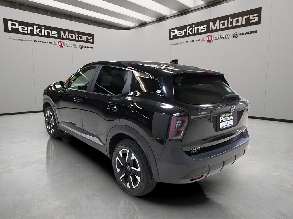 Used 2025 Nissan Kicks SV AWD/4WD image 8