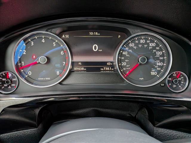 Used 2017 Volkswagen Touareg Sport image 12