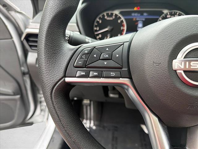 Used 2024 Nissan Altima 2.5 SV FWD image 14