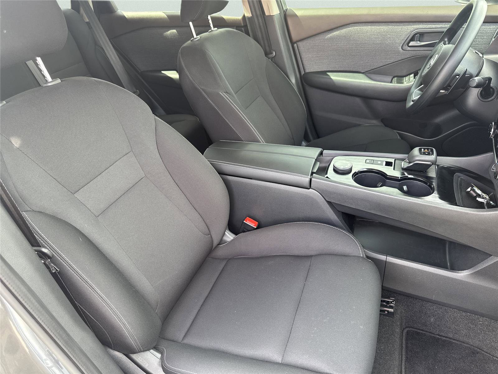 Used 2023 Nissan Rogue S image 13