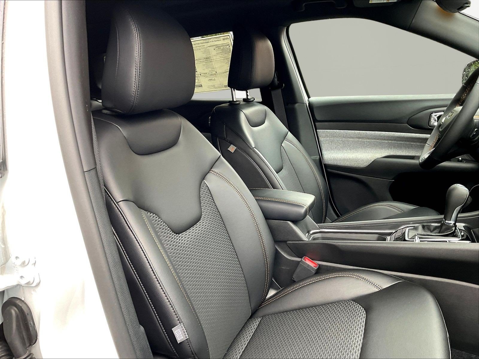 New 2026 Jeep Compass Latitude AWD/4WD image 18