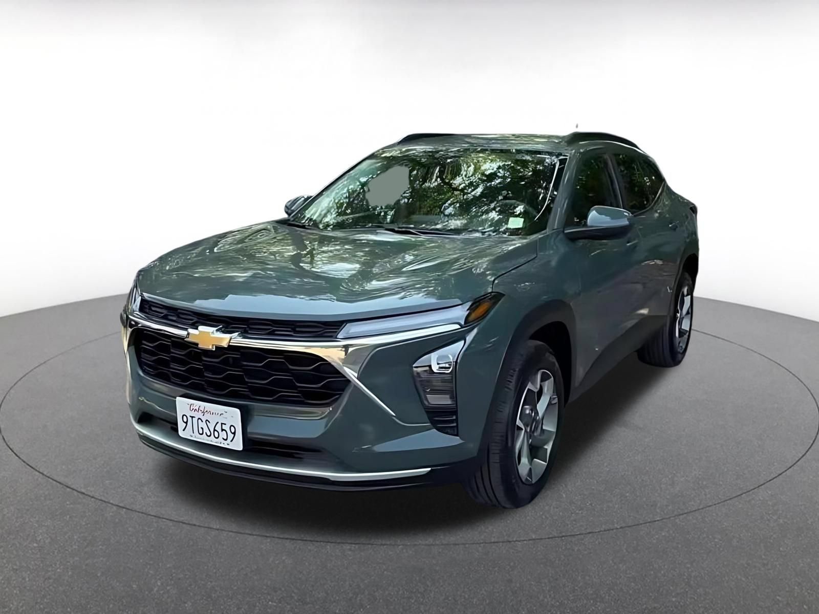 Used 2025 Chevrolet Trax LT FWD image 7