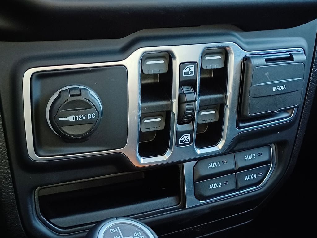 Used 2021 Jeep Gladiator 80th Anniversary AWD/4WD image 27