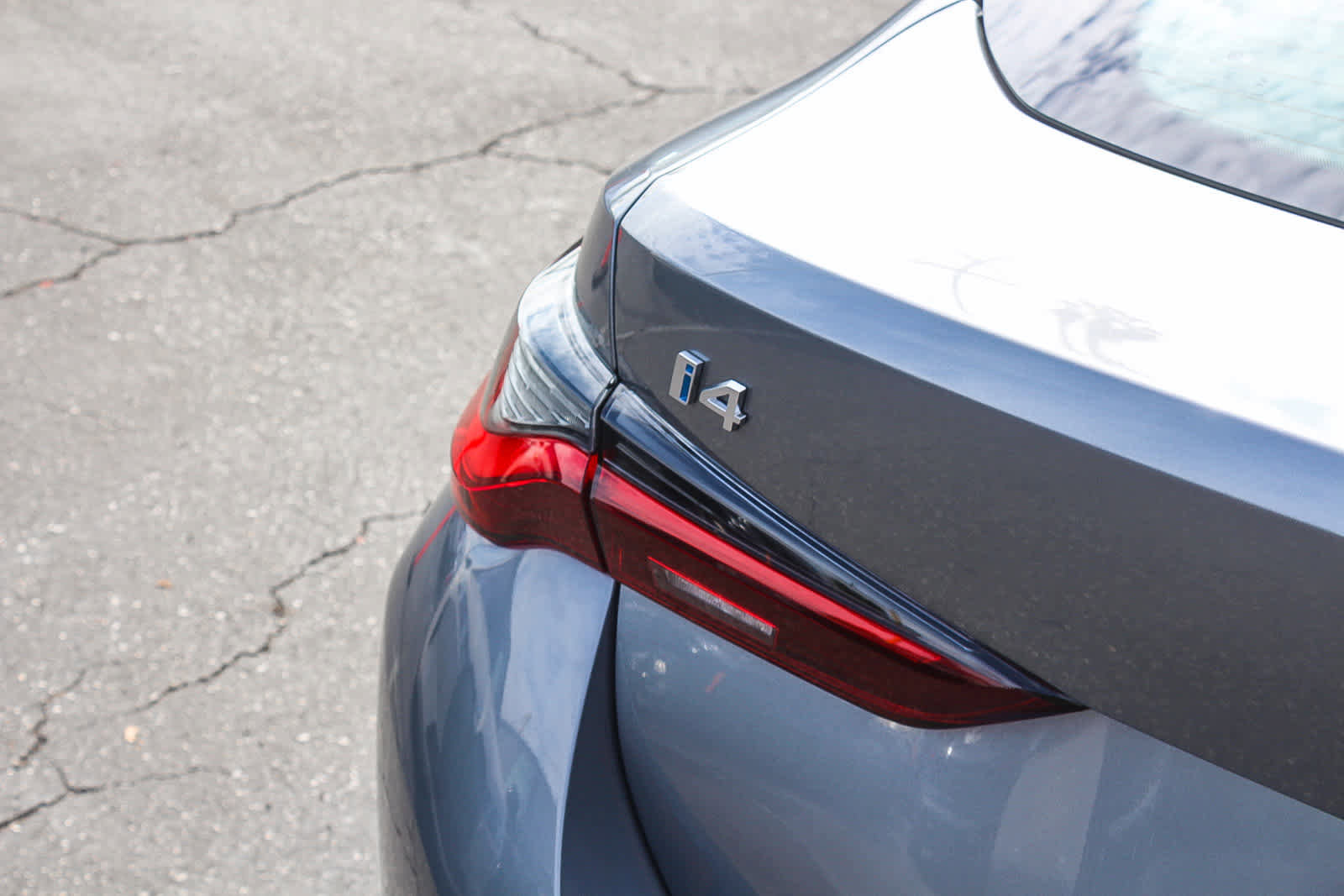 Used 2025 BMW i4 eDrive40 w/ Premium Package image 7