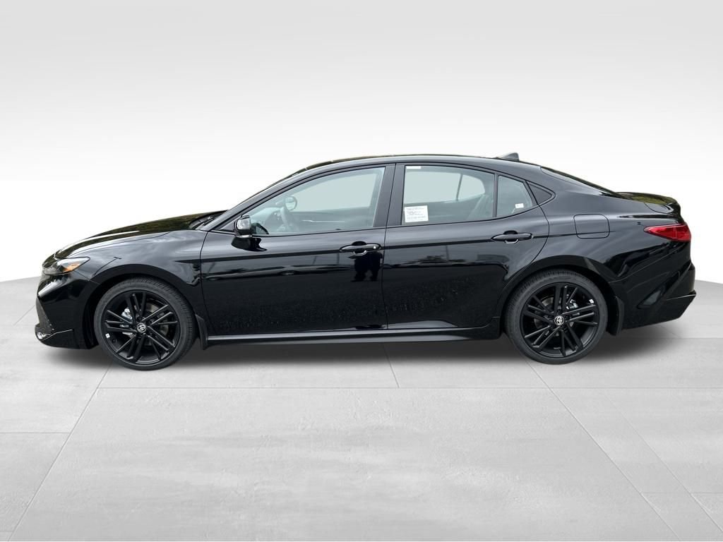New 2026 Toyota Camry Hybrid image 2