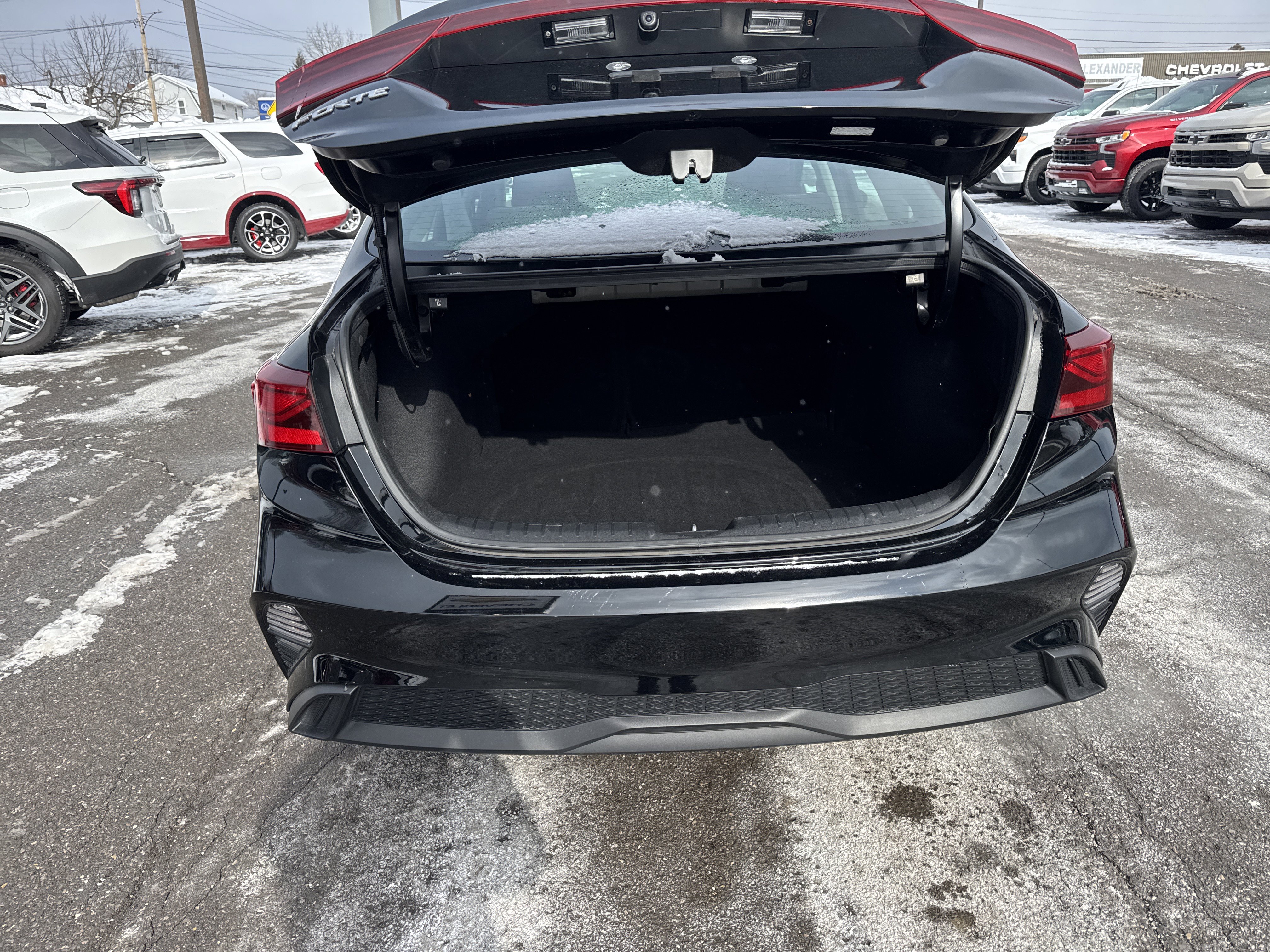 Used 2024 Kia Forte LXS image 3