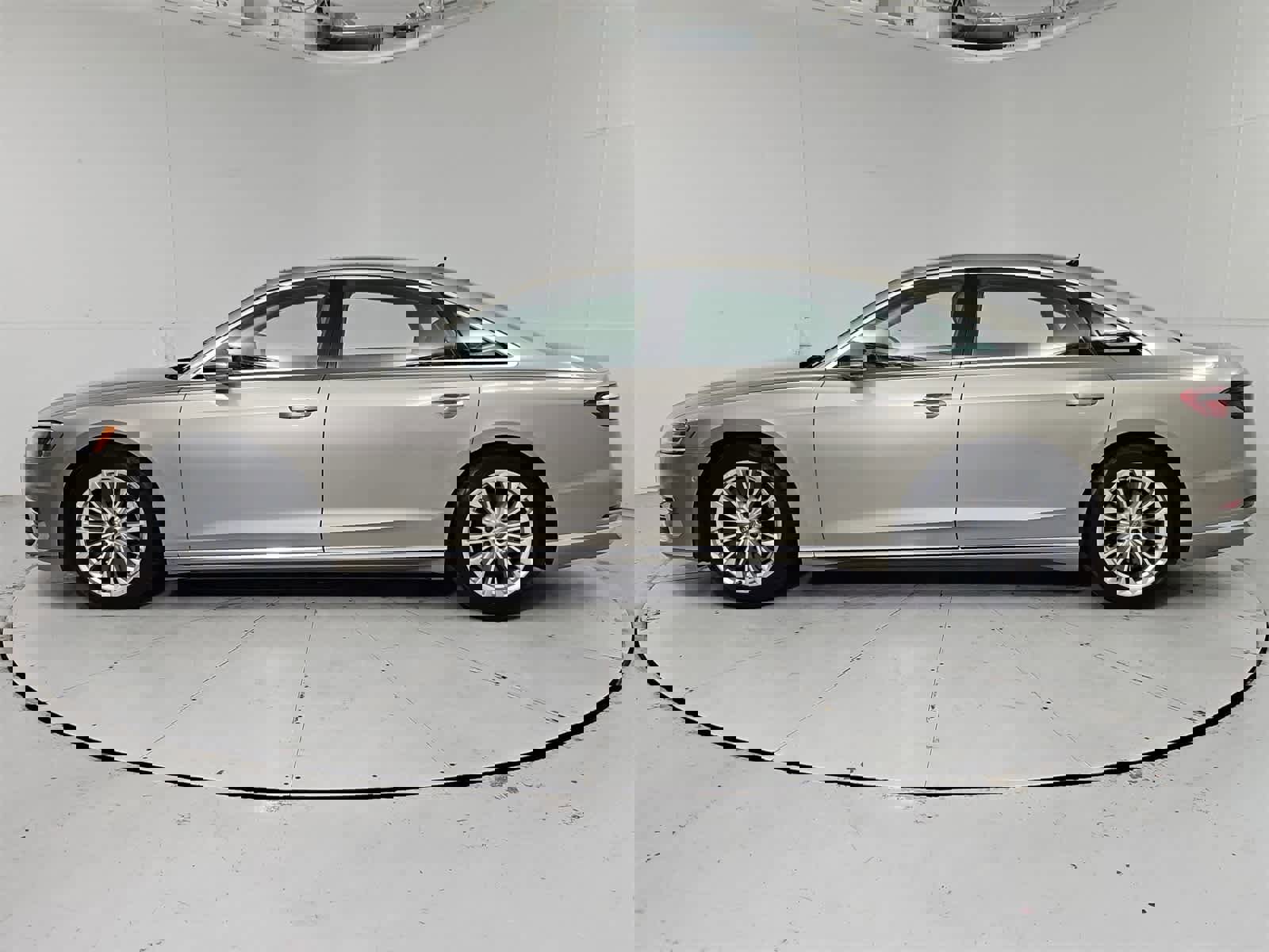 Used 2020 Audi A8 L 4.0T image 3