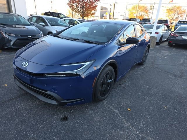 New 2026 Toyota Prius LE FWD image 3