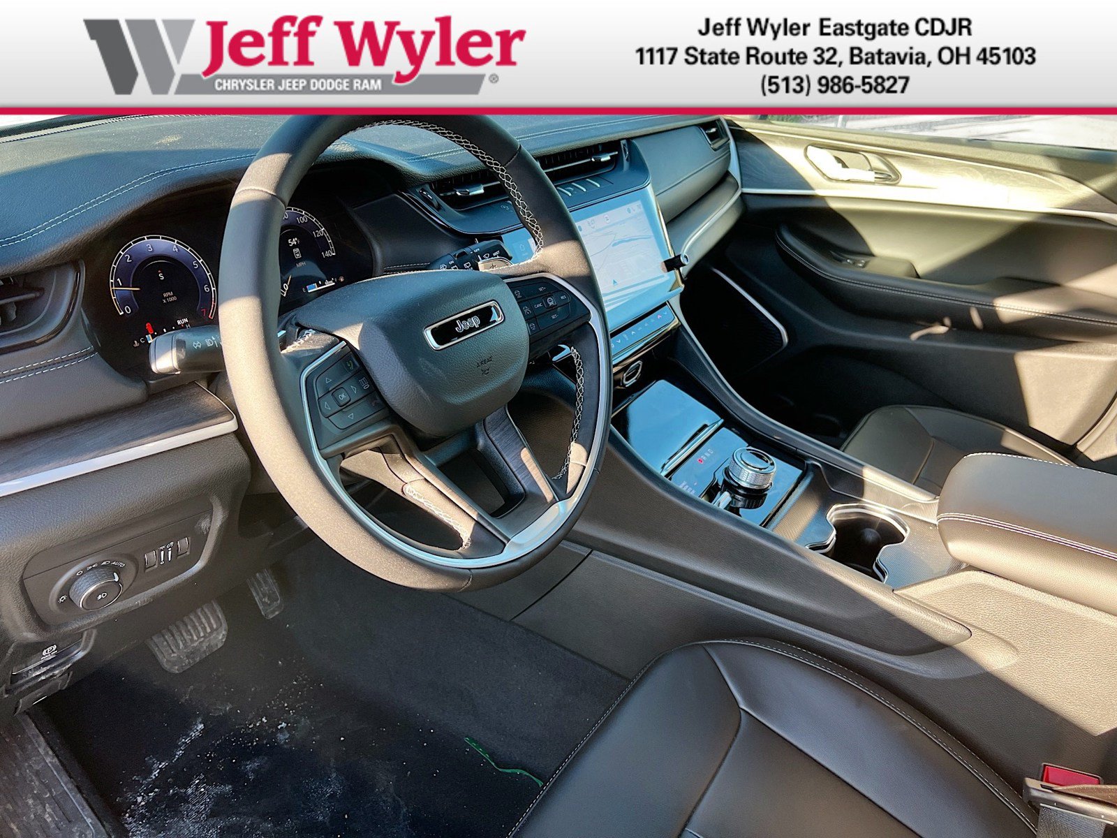 New 2026 Jeep Grand Cherokee Limited w/ Limited Altitude Package AWD/4WD image 7