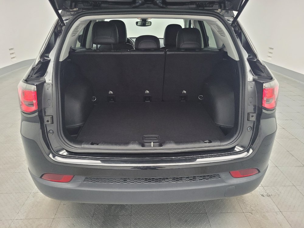 Used 2018 Jeep Compass Latitude w/ Popular Equipment Group FWD image 29