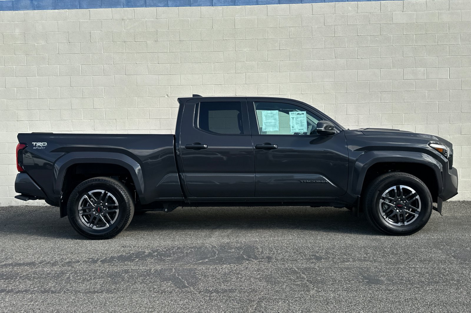 Used 2024 Toyota Tacoma TRD Sport w/ TRD Sport Upgrade Package RWD image 3