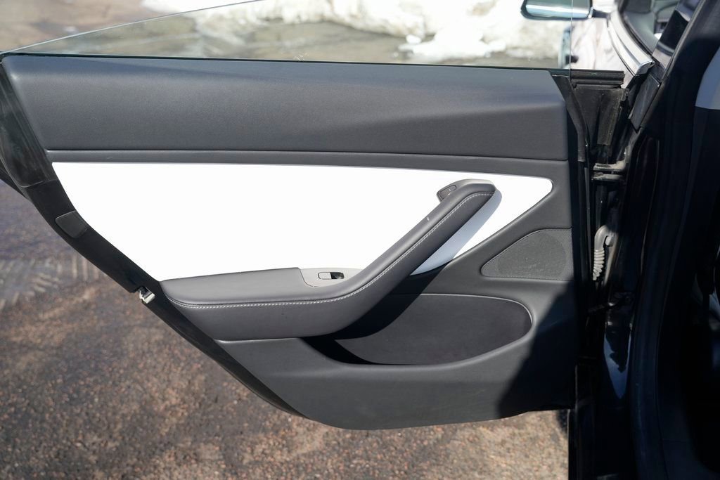 Used 2018 Tesla Model 3 Performance image 25