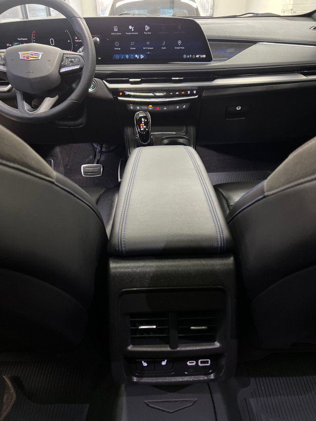 Used 2024 Cadillac XT4 Sport image 21