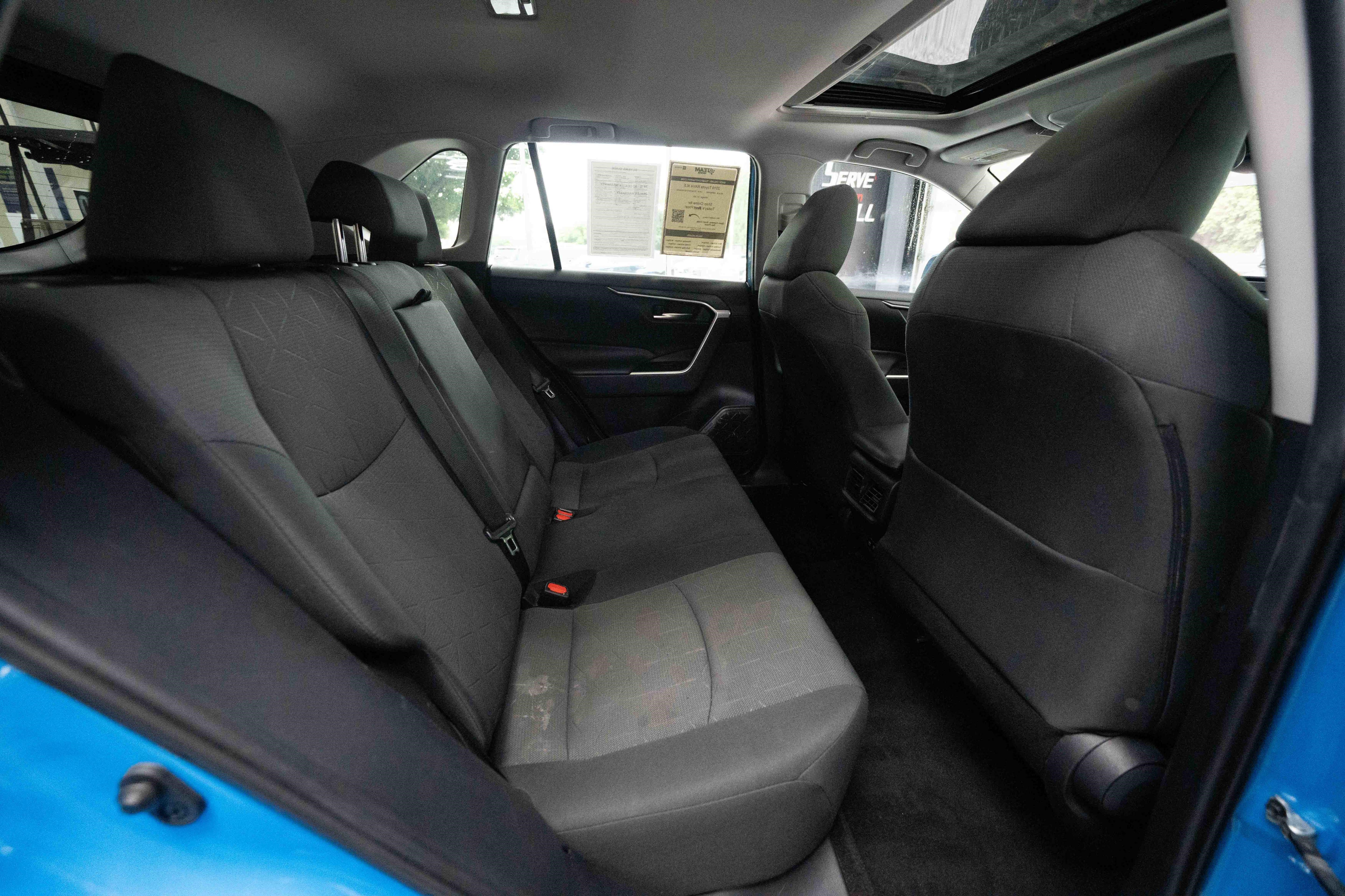 Used 2019 Toyota RAV4 XLE FWD image 25